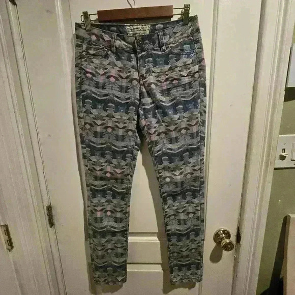 P7420 hot kiss low rise skinny pastel /denim jeans size 28in - Picture 1 of 7